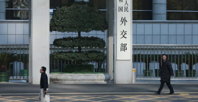 2. 中方依据《反外国制裁法》反制伯利兹、巴拉圭两名官员